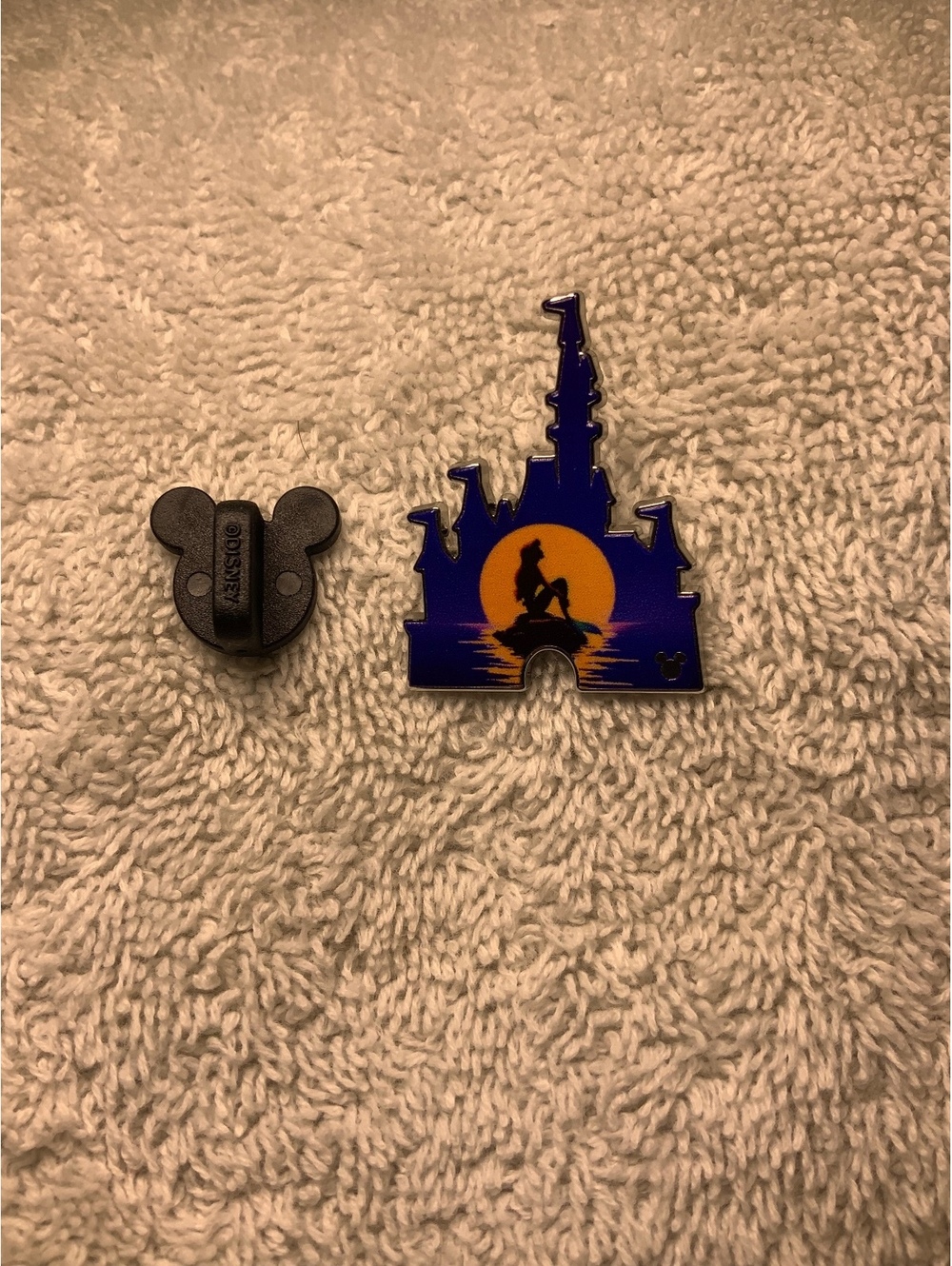 The Little Mermaid Ariel Castle Hidden Disney Pin